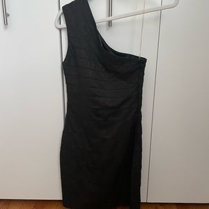 One Shoulder Black Body-con Mini dress